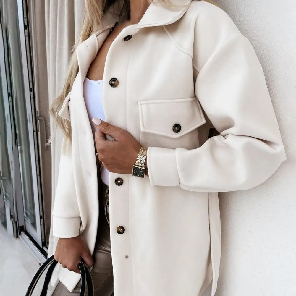 Maria’s Elegant & Cozy Spring Coat