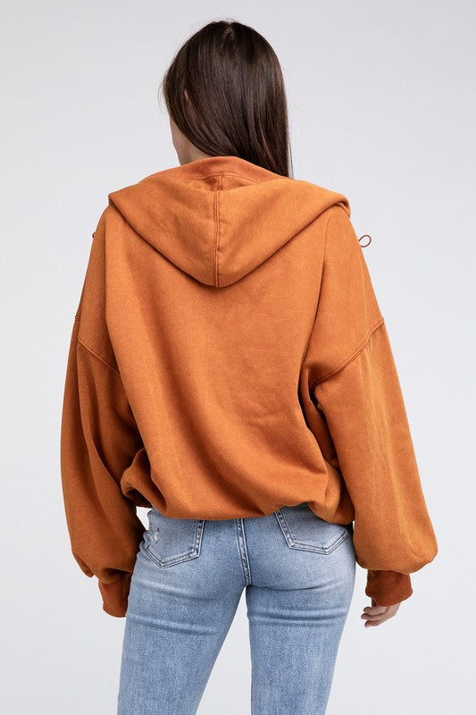 Versatile Stitch-Detail Hoodie with Elastic Hem Design